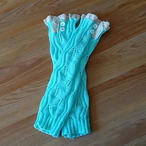 NWOT Knitted green leg warmers